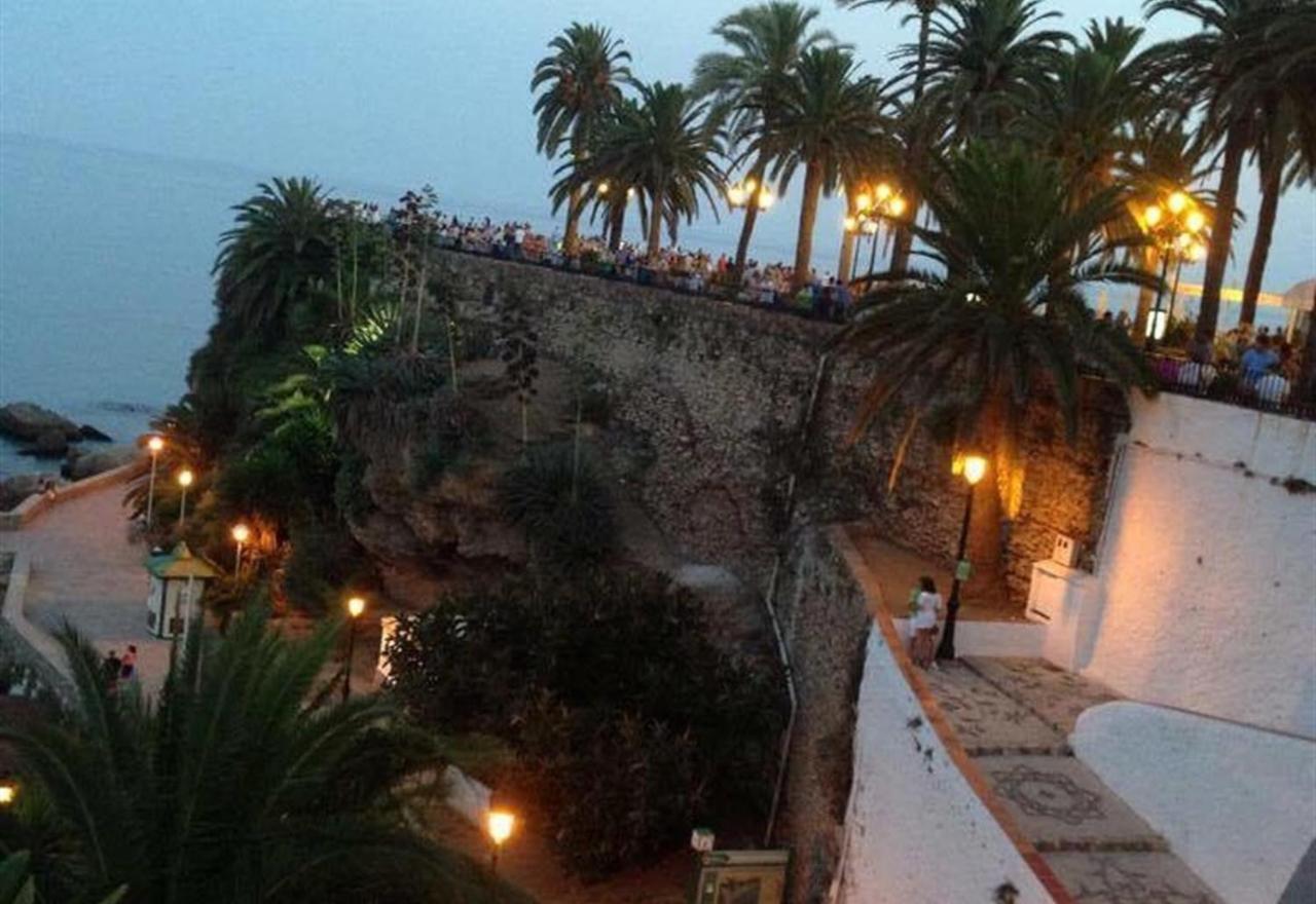 Valparaiso - Burriana Beach Nerja Exterior foto